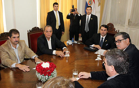 O presidente paraguaio Federico Franco se reuniu nesta terça com representantes dos brasiguaios em Assunção