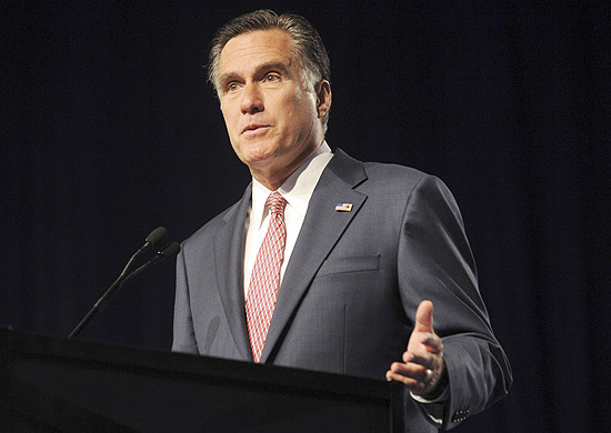 Mitt Romney, em discurso nos EUA; republicano disse que armas usadas por atirador de cinema são ilegais