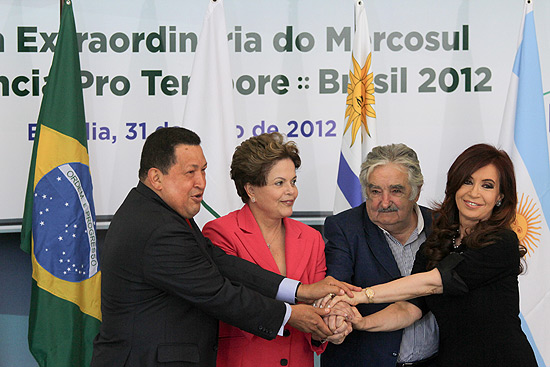 Hugo Chvez, Dilma Rousseff, lder uruguaio Jos Mujica e Cristina Kirchner no Palcio do Planalto