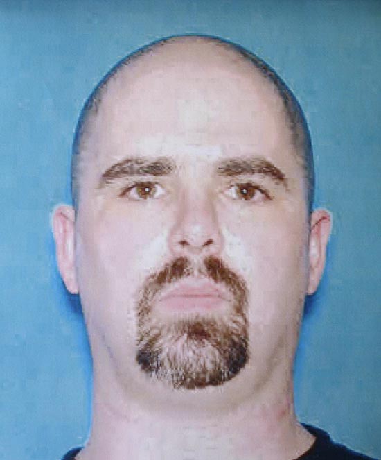 Suposto atirador Wade Michael Page em imagem divulgada pelo FBI