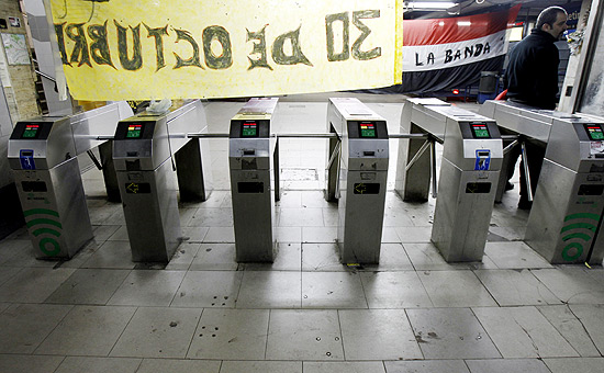Estaes de metr em Buenos Aires continuam vazias no sexto dia consecutivo de greve do servio 