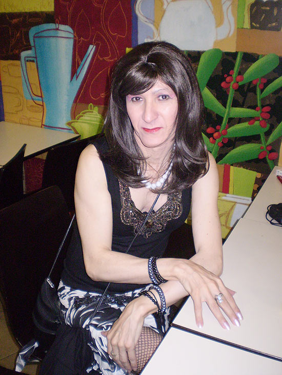 Professor volta de férias como travesti com nome inspirado em ex-namoradas na Argentina