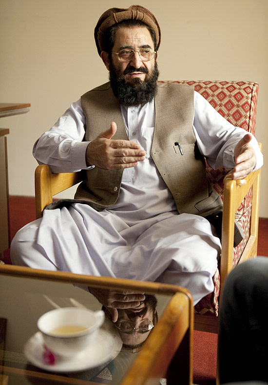  Abdul Hakim Mujahid, vice lider do Alto Conselho para a Paz, ex-representante do Taleban na ONU e nos EUA