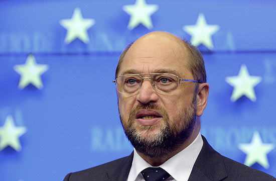 ORG XMIT: YH60 European Parliament President Martin Schulz holds a news conference during a European Union leaders summit in Brussels October 18, 2012. REUTERS/Eric Vidal (BELGIUM - Tags: POLITICS BUSINESS)