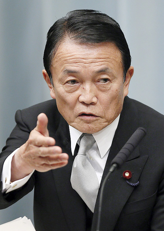 Ministro das Finanças do Japão, Taro Aso, disse nesta segunda (21) que idosos devem "se apressar e morrer" 