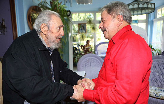Lula se encontra com Fidel Castro durante visita a Havana