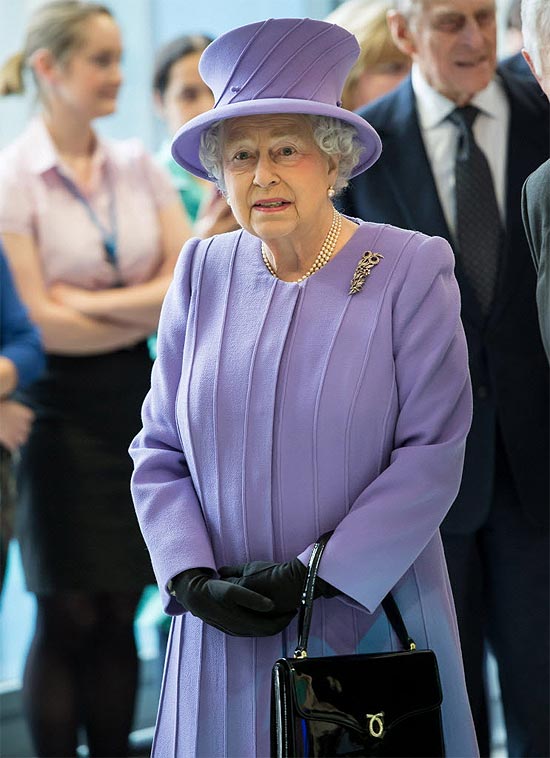 Rainha Elizabeth 2ª, em foto na quinta; monarca foi internada com gastroenterite neste domingo
