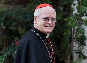 O cardeal brasileiro dom Odilo Scherer chega para reunio de preparao do Conclave na Sala Paulo 6, no Vaticano