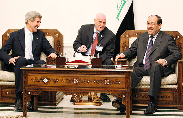O secretrio de Estado dos EUA, John Kerry, se encontrou com o primeiro-ministro do Iraque, Nouri al-Maliki, neste domingo em Bagd