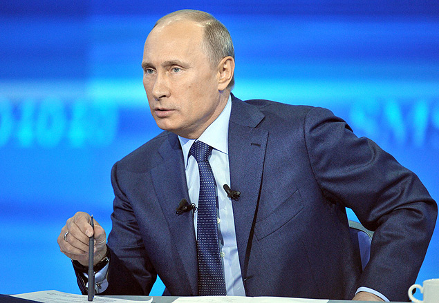 O presidente russo, Vladimir Putin, diz na TV que no se considera stalinista