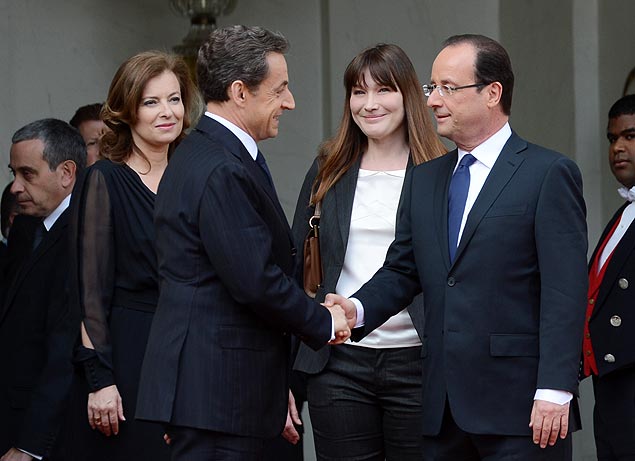 Valrie Trierweiler ( esq.), ao lado de Carla Bruni; namorada de Hollande gasta duas vezes menos que mulher de Sarkozy