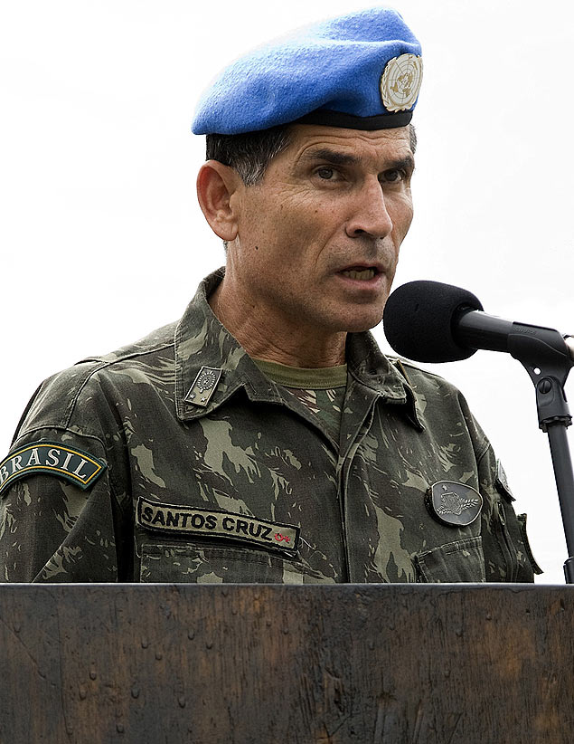 A HO picture released by the United Nations shows then MINUSTAH force commander Brazilian General Carlos Alberto Dos Santos Cruz speaking in Port au Prince, Haiti, on July 16, 2008. Brazil's General Carlos Alberto dos Santos Cruz was appointed to lead peackeepers (MONUSCO) in the Democratic Republic of Congo, the United Nations announced on April 25, 2013. == MANDATORY CREDIT "AFP PHOTO - UNITED NATIONS PHOTOS / LOGAN ABASSI == RESTRICTED TO EDITORIAL USE - NOT FOR SALE FOR MARKETING OR ADVERTISING CAMPAIGN - DISTRIBUTED AS A SERVICE TO CLIENTS == ORG XMIT: BRZ001