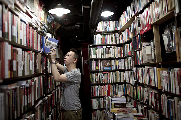 A livraria Comunidade Recreativa Popular, em Hong Kong, vende livros e revistas proibidos na China continental