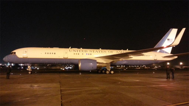 Avião do vice-presidente americano, Joe Biden, pousa na Base Aérea do Galeão, no Rio de Janeiro