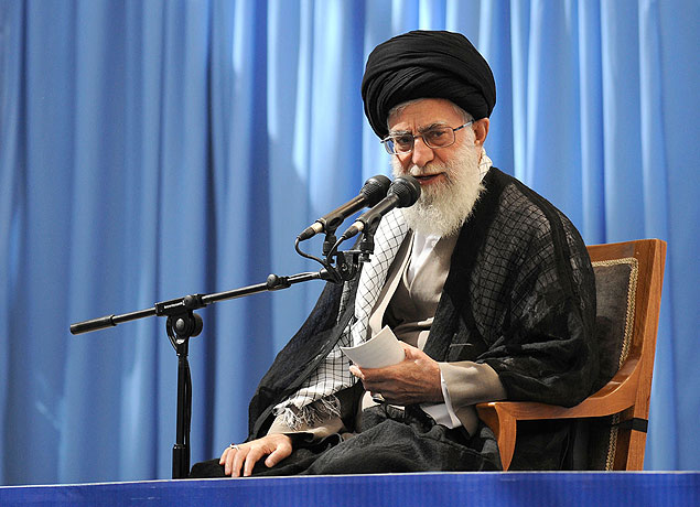 Em discurso, Ali Khamenei exigiu que os candidatos  Presidncia do Ir parem de prometer melhor relao com o Ocidente