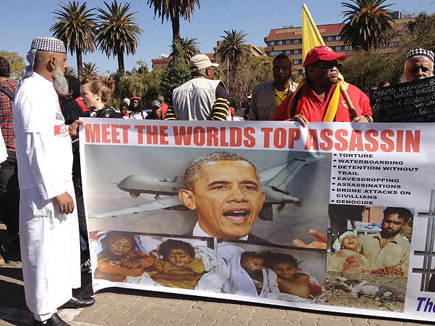 Muulmanos sul-africanos protestam contra visita do presidente dos EUA, Barack Obama a Pretria, na frica do Sul, na quinta