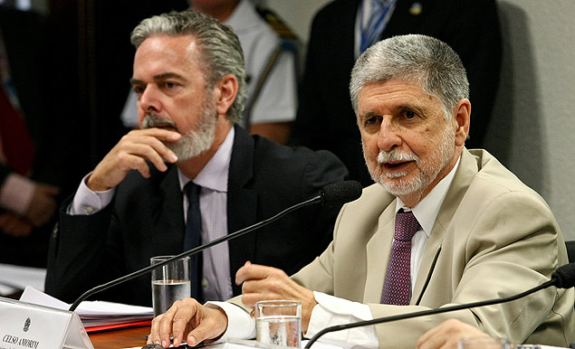 Os ministros das Relaes Exteriores, Antonio Patriota ( esq.), e da Defesa, Celso Amorim, falam no Senado sobre monitoramento dos Estados Unidos
