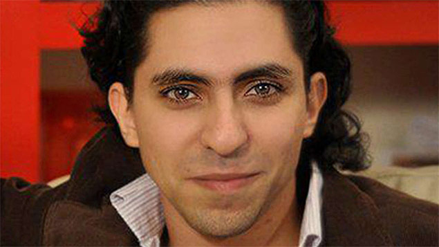 Raif Badawi, um ativista e blogueiro saudita, foi condenado em seu pas a sete anos de priso e 600 chibatadas por cometer "crimes cibernticos" e por violar os valores do isl