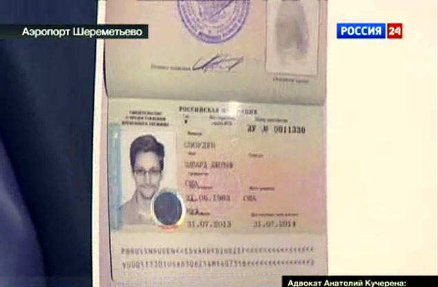 Reprodução do documento de asilo temporário da Rússia recebido por Edward Snowden, delator da espionagem dos EUA