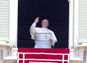 O papa Francisco durante a reza do Ângelus