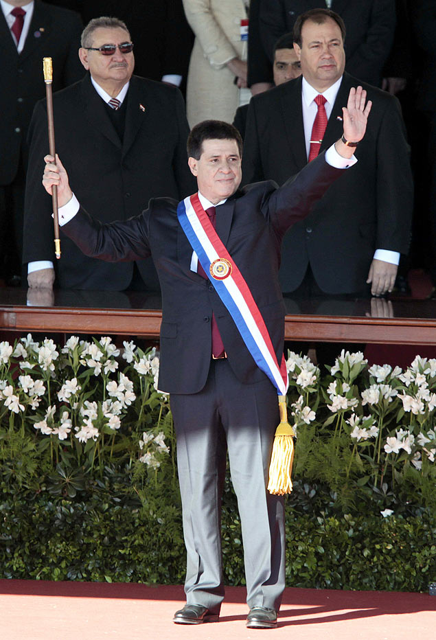 Presidente do Paraguai, Horacio Cartes acena para Mercosul durante discurso de posse no Palcio de Governo de Assuno