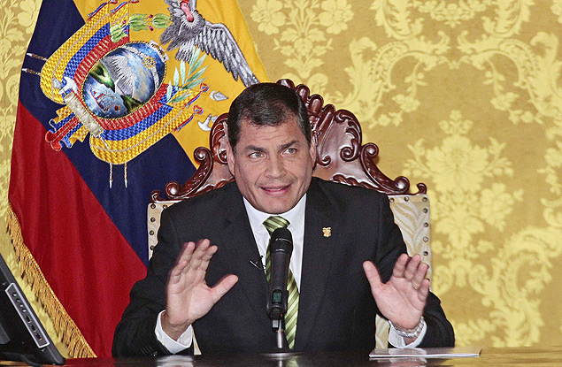 Rafael Correa em pronunciamento na televiso na quinta-feira (15) 