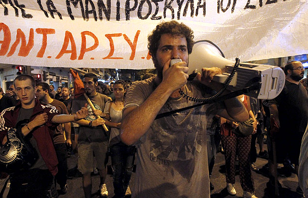 Em Atenas, manifestantes participam de ato contra a morte de Pavlos Fissas