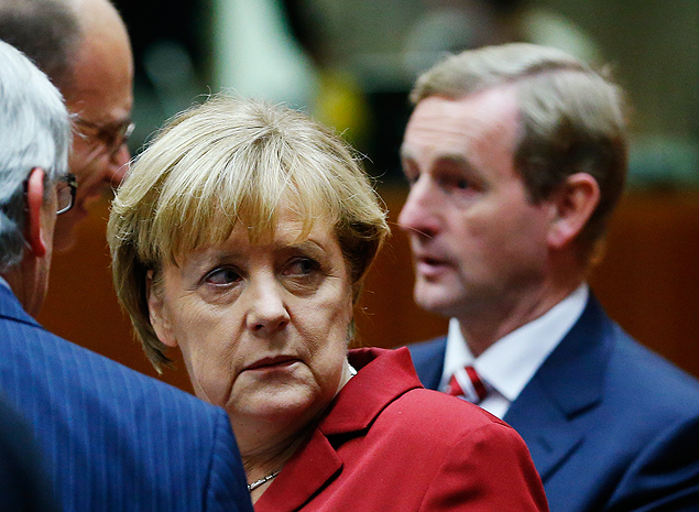 Durante cpula em Bruxelas, Merkel diz que a espionagem entre aliados  inaceitvel