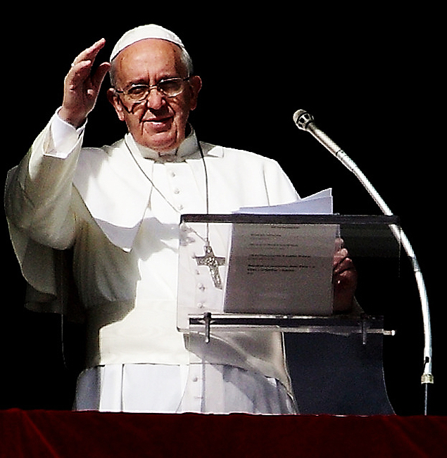 Papa Francisco durante as oraes do Angelus em Roma; o pontfice quer combater trabalho forado e trficos 