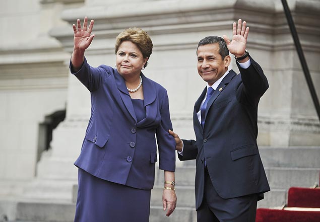 Dilma chega a Lima para discutir integração regional