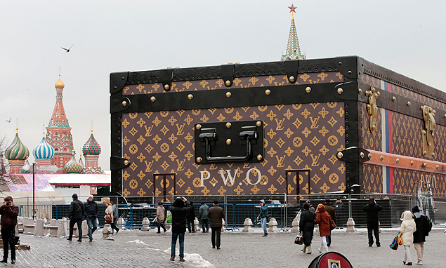 "Ba" da marca Louis Vuitton instalado na Rssia; marca processou vendedores de falsificados