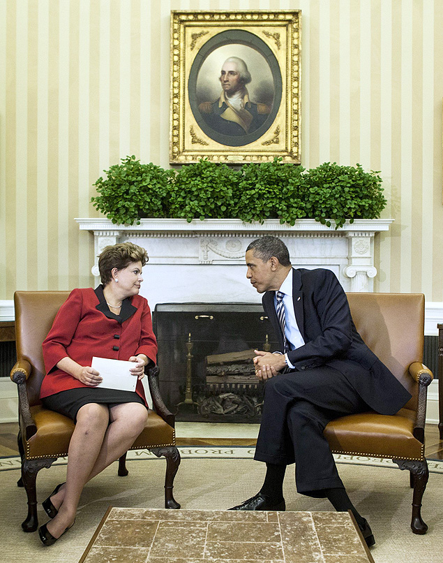 Dilma conversa com Obama no Salo Oval da Casa Branca, nos EUA, em 2012
