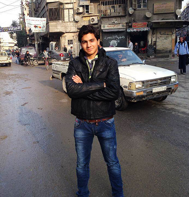 O fotgrafo srio Molhem Barakat, 18, morto aps rebeldes invadirem e tomarem um hospital estratgico em Aleppo 