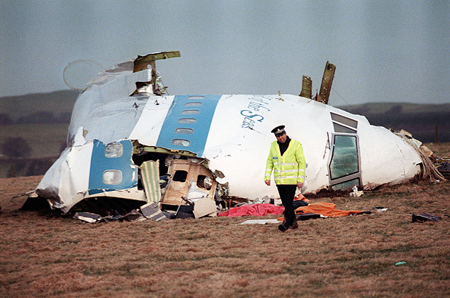 Foto de arquivo dos destroos do avio em Lockerbie tirada em 22 de dezembro de 1988 