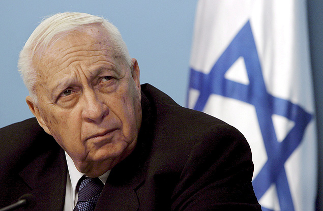 Ex-primeiro-ministro de Israel Ariel Sharon teve piora gradual de sua saúde; ele está em coma desde 2006, após sofrer um AVC