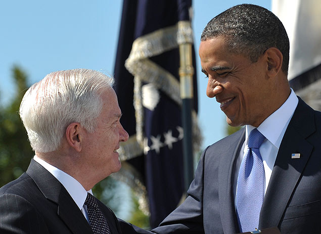 Ex-secretrio de Defesa dos EUA Robert Gates com Barack Obama; para ele, presidente no tem estratgia para Afeganisto