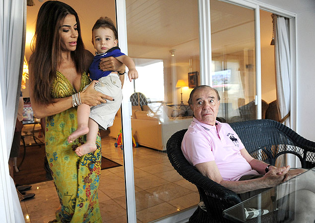 Menem visita sua filha Zulemita e neto em Punta del Este
