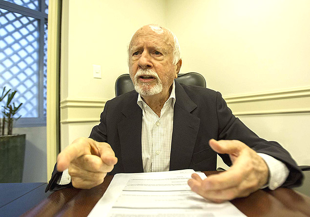 O advogado e ex-deputado Arnold Fioravante, 82, em seu escritrio no centro de So Paulo