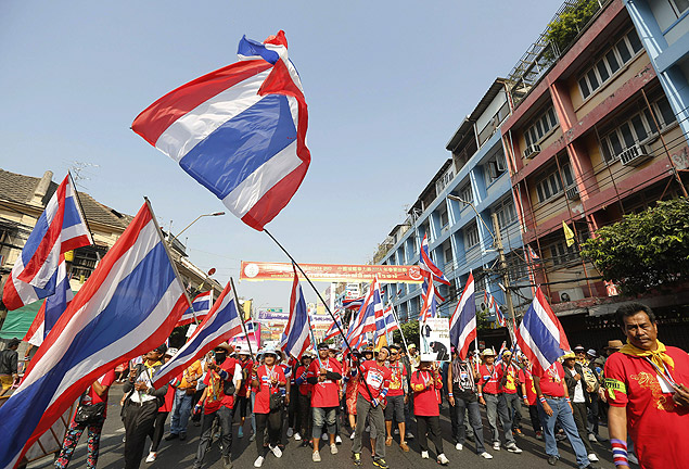 Opositores das eleies protestam na Tailndia, enquanto governo teme escalada na violncia