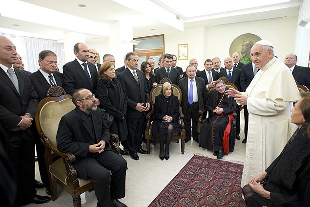 Papa Francisco conversa com grupo interreligioso argentino no Vaticano, nesta quinta-feira