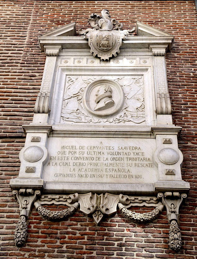 Placa de mrmore comemorativa no Convento das Trinitrias, em Madri, onde Cervantes foi enterrado