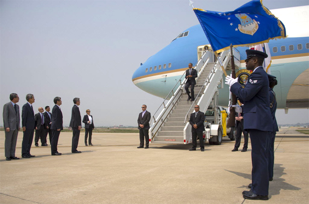 Presidente dos EUA, Barack Obama, chega  Coreia do Sul, segunda etapa de seu giro pela sia