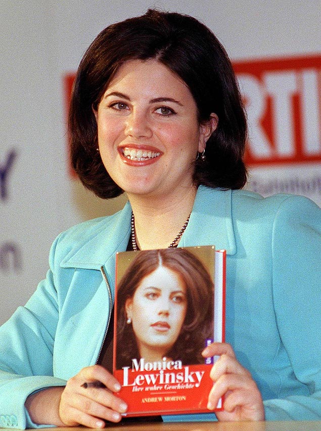 A ex-estagiria da Casa Branca, Monica Lewinsky, apresenta seu livro, em Munique, em maro de 1999