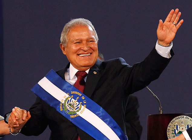 O novo presidente de El Salvador, o esquerdista Snchez Cren, assume a Presidncia do pas neste domingo