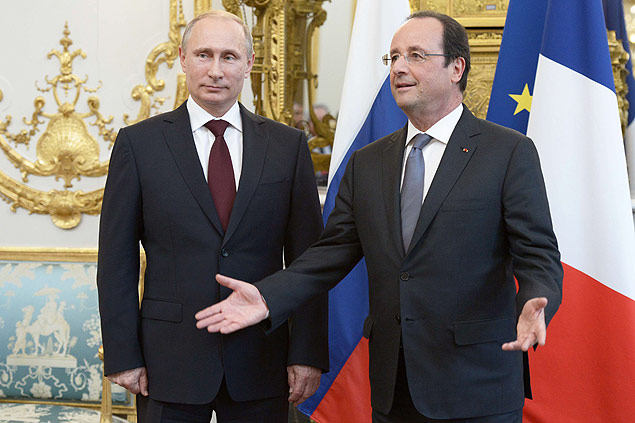 O presidente francs, Franois Hollande, ao lado do russo Vladimir Putin, em Paris