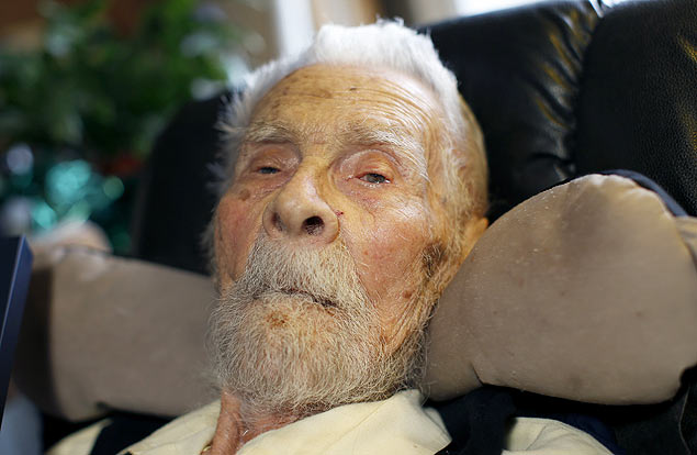 O homem mais velho do mundo, Alexander Imich, morreu no domingo (8) aos 111 anos em Nova York 
