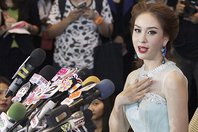 Weluree Ditsayabut, 22, renuncia a seu cargo de miss Tailndia 