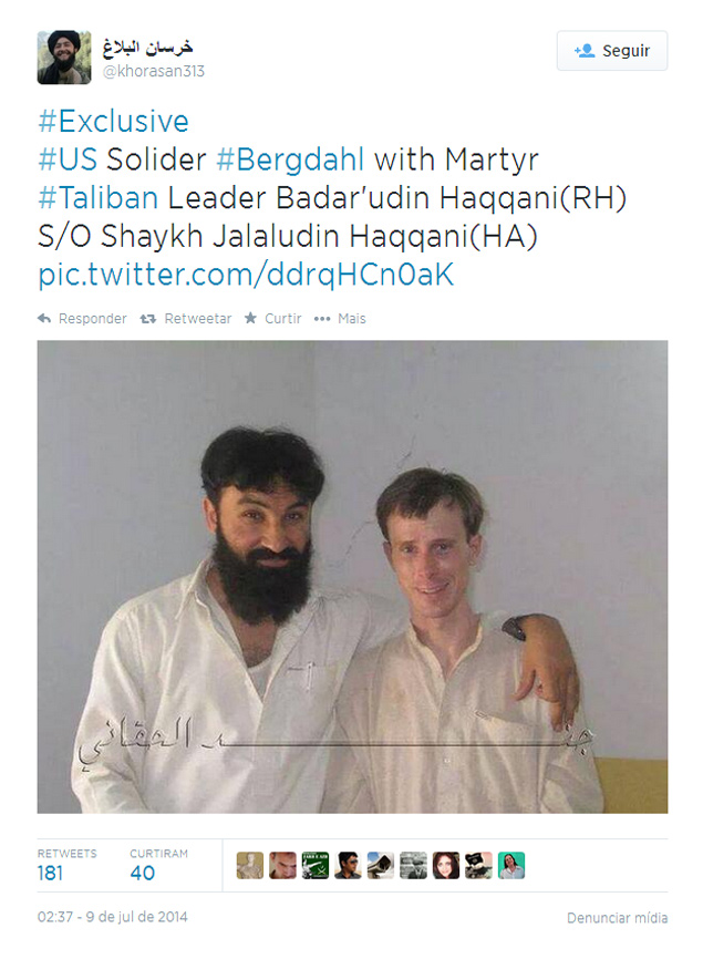 Reproduo do Twitter onde o militar Bergdahl aparece ao lado do lder terrorista Badruddin Haqqani
