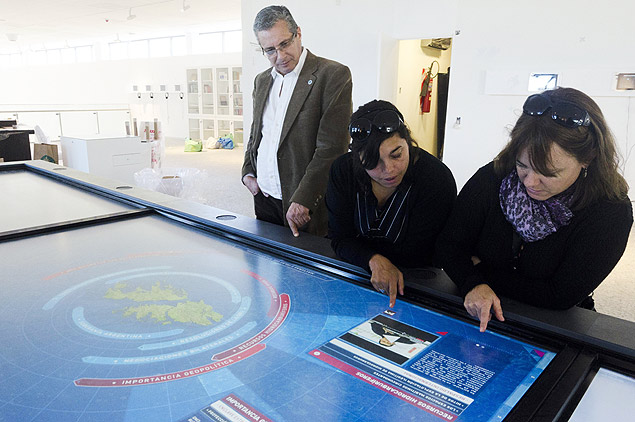 Mesas interativas em museu de Buenos Aires contam a histria das Ilhas Malvinas