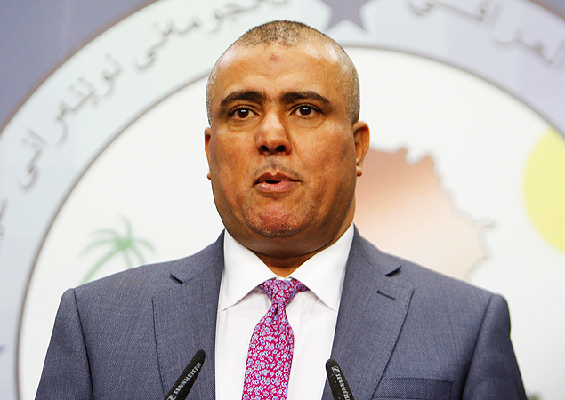 O poltico curdo Mahmoud Al-Hassan, eleito presidente do Iraque, fala  imprensa, em Bagd